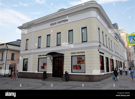 louis vuitton столешников moscow